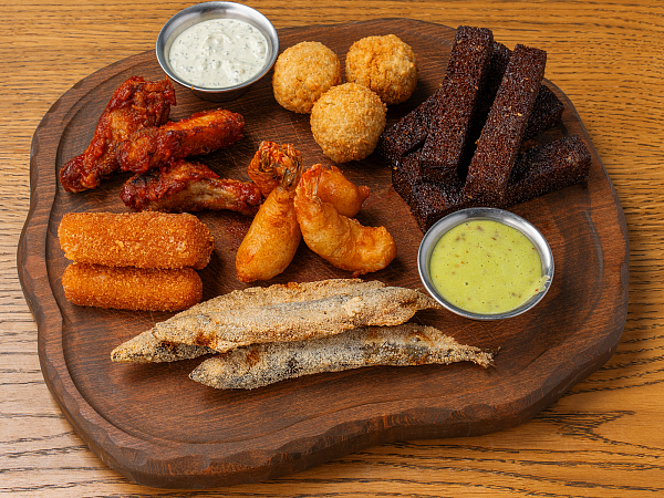 Ассорти горячих закусок к